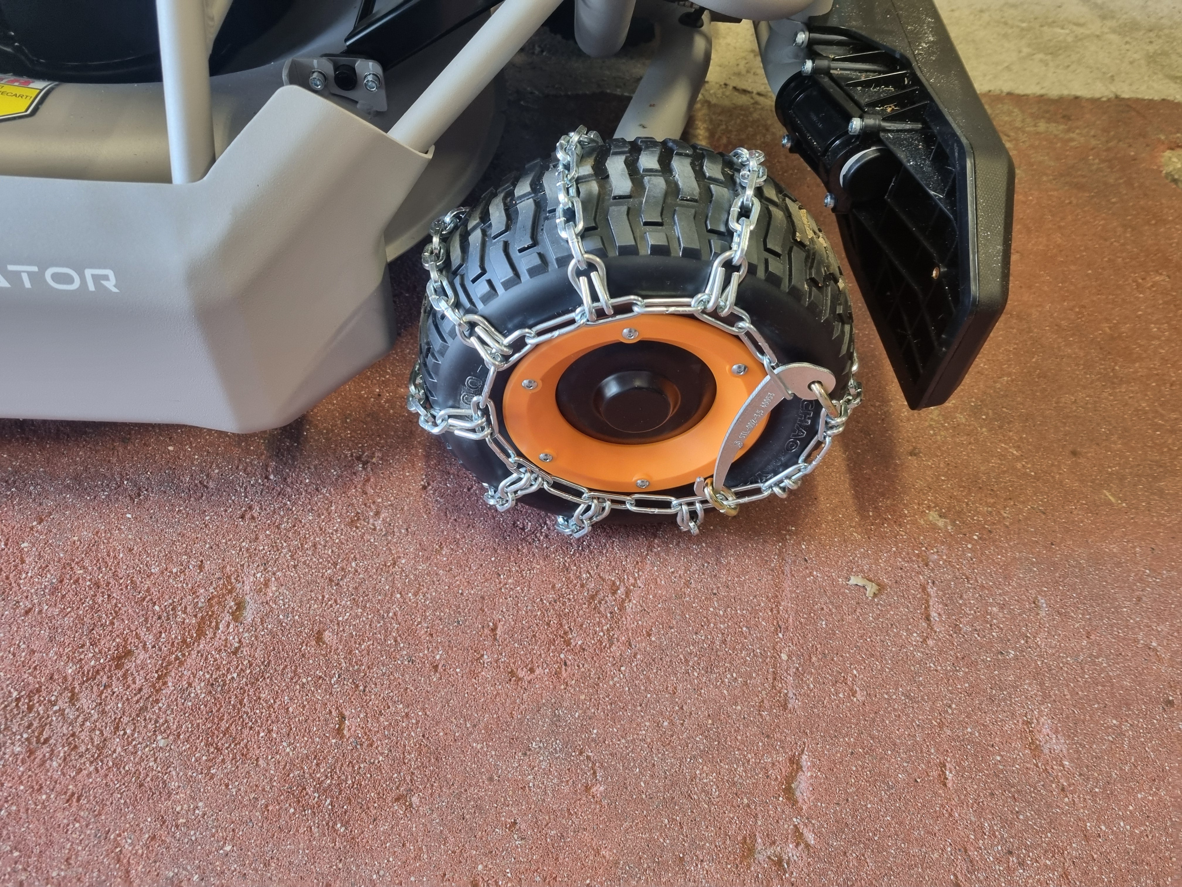Mowrator S1 - 4WD 12Ah (mit Ketten)