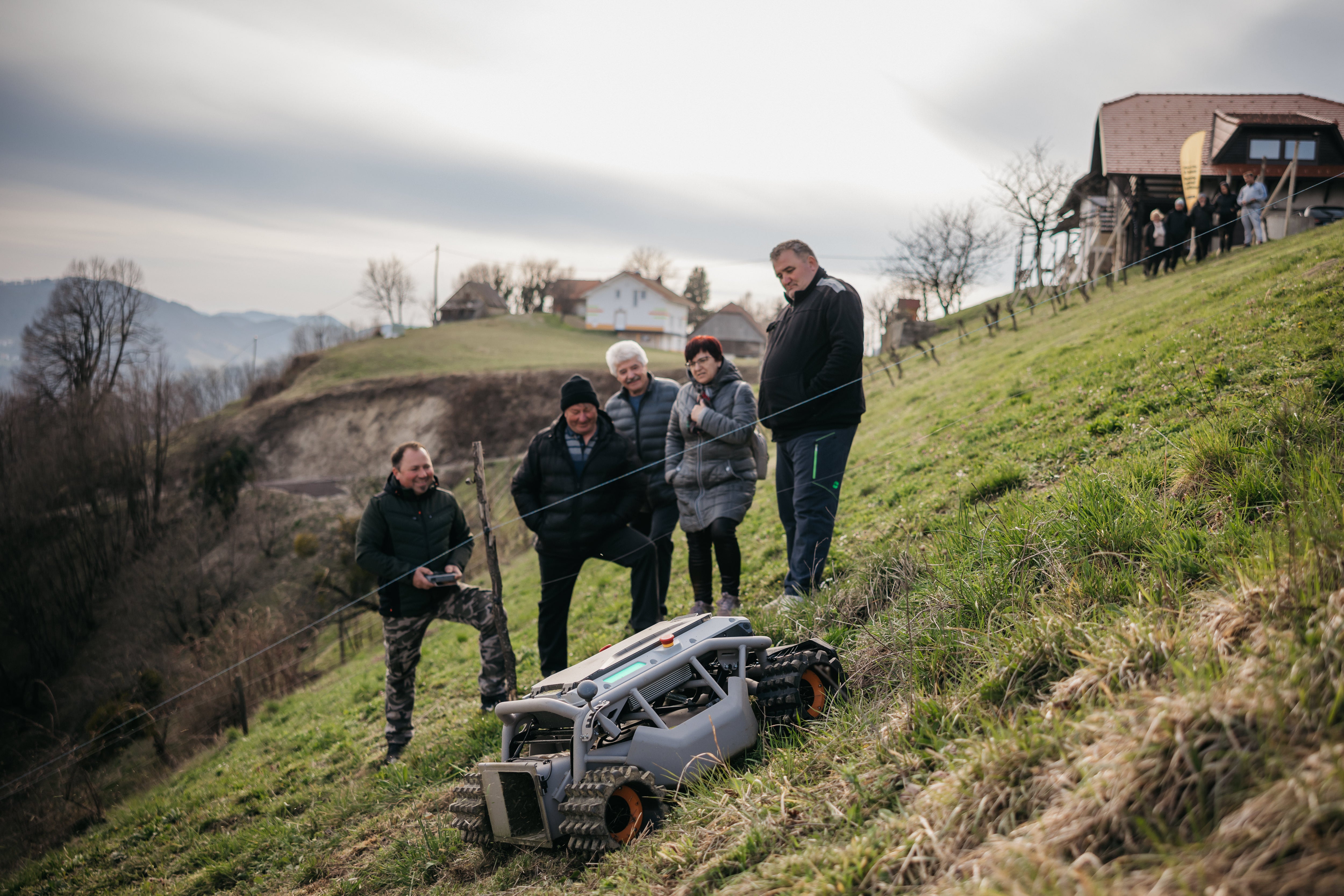 Mowrator S1 – 4WD 18Ah (mit Offroad-Rädern)