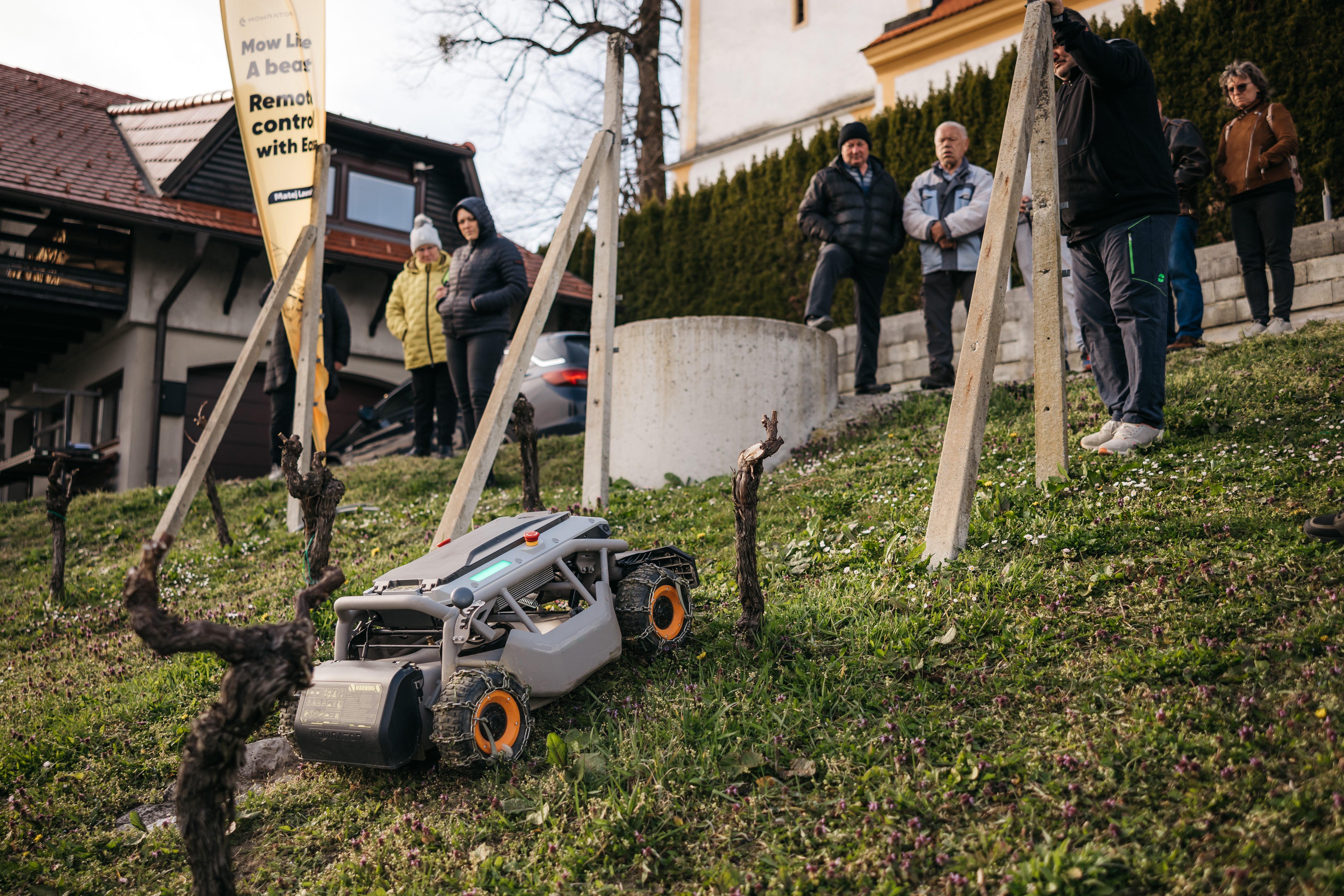 Mowrator S1 - 4WD 18Ah (mit Ketten)